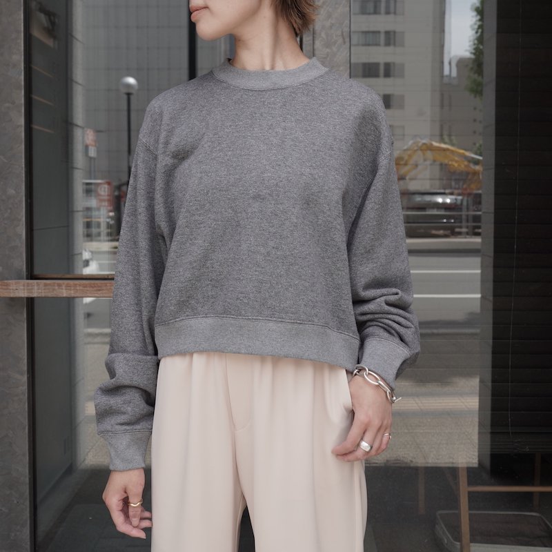<img class='new_mark_img1' src='https://img.shop-pro.jp/img/new/icons6.gif' style='border:none;display:inline;margin:0px;padding:0px;width:auto;' /> [HYKE] ϥ CROPPED SWEAT SHIRT (TOP GRAY)