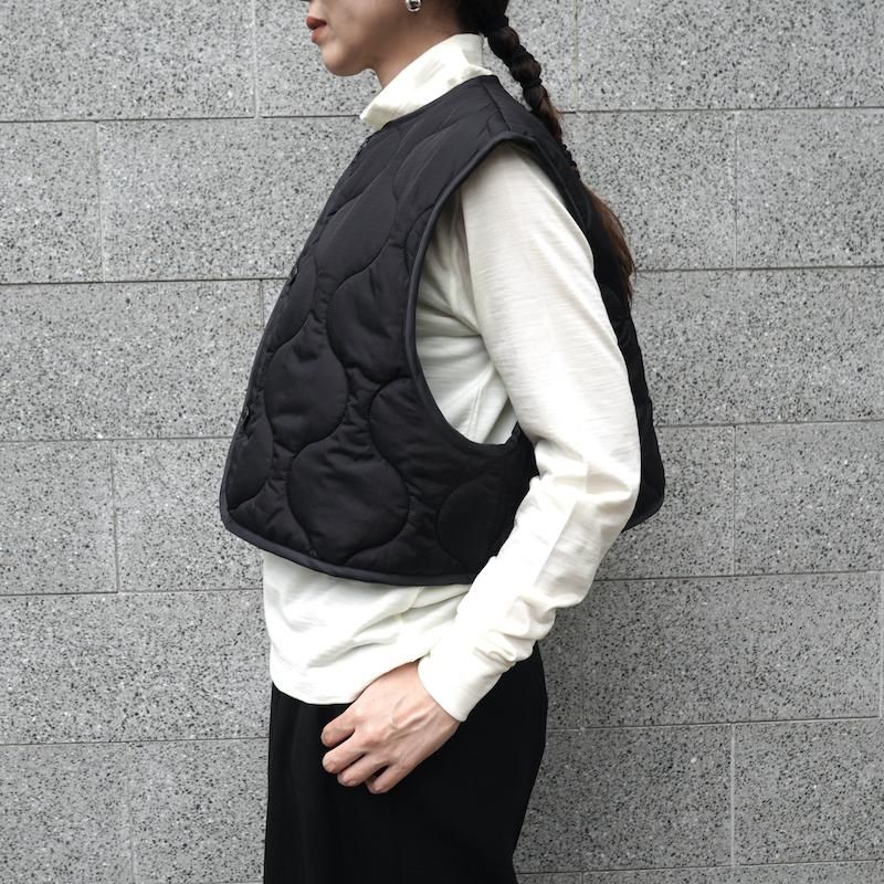 美品　HYKE キルティング　ベスト ブラック QUILTED CROPPED VEST | HYKE (Women)/ハイク