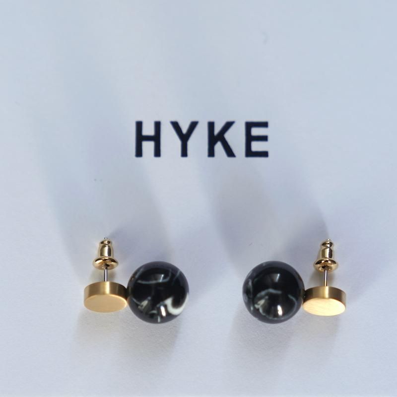 【HYKE】ハイク FLAT ROUND AND BALL ピアス FLAT ROUND AND BALL EARRINGS-フラットアンドボールイヤリング