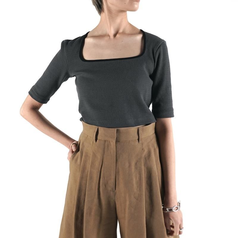 <img class='new_mark_img1' src='https://img.shop-pro.jp/img/new/icons6.gif' style='border:none;display:inline;margin:0px;padding:0px;width:auto;' /> [Ernie Palo] ˡѥ Square Neck Rib Half Sleeve(GRAY)