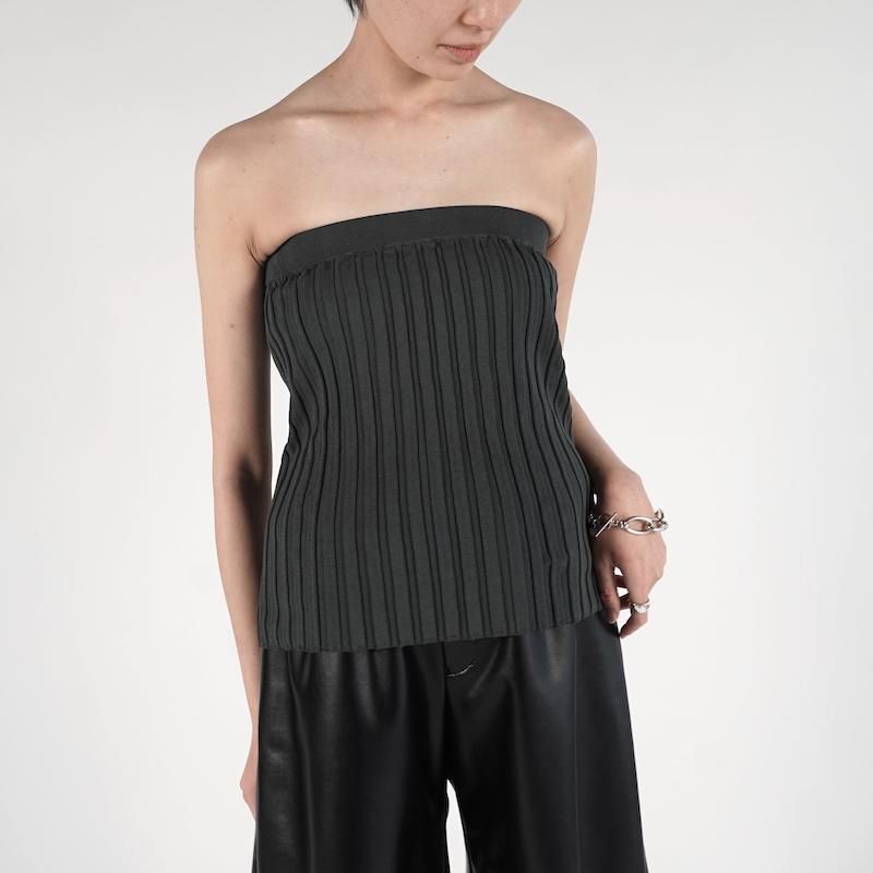 <img class='new_mark_img1' src='https://img.shop-pro.jp/img/new/icons6.gif' style='border:none;display:inline;margin:0px;padding:0px;width:auto;' /> [HYKE] ϥ WIDE RIBBED STRAPLESS SWEATER(OLIVE DRAB)