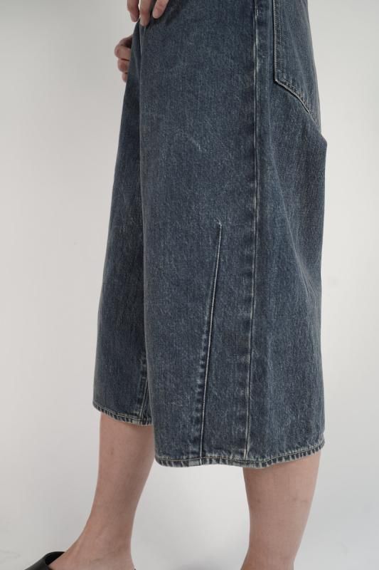 【KURO】WIDE SPREAD CROPPED SHORTS WIDE SPREAD CROPPED SHORTS FADED INDIGO - KURO