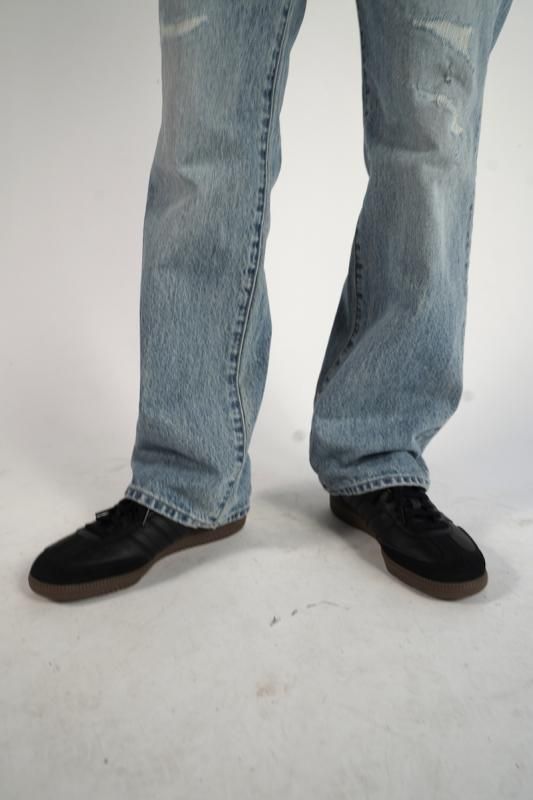カシラ　デニム共花ベレー　クロ KURO] クロ FLOWER STITCHING ON BUTTOCKS DENIM PANTS 003