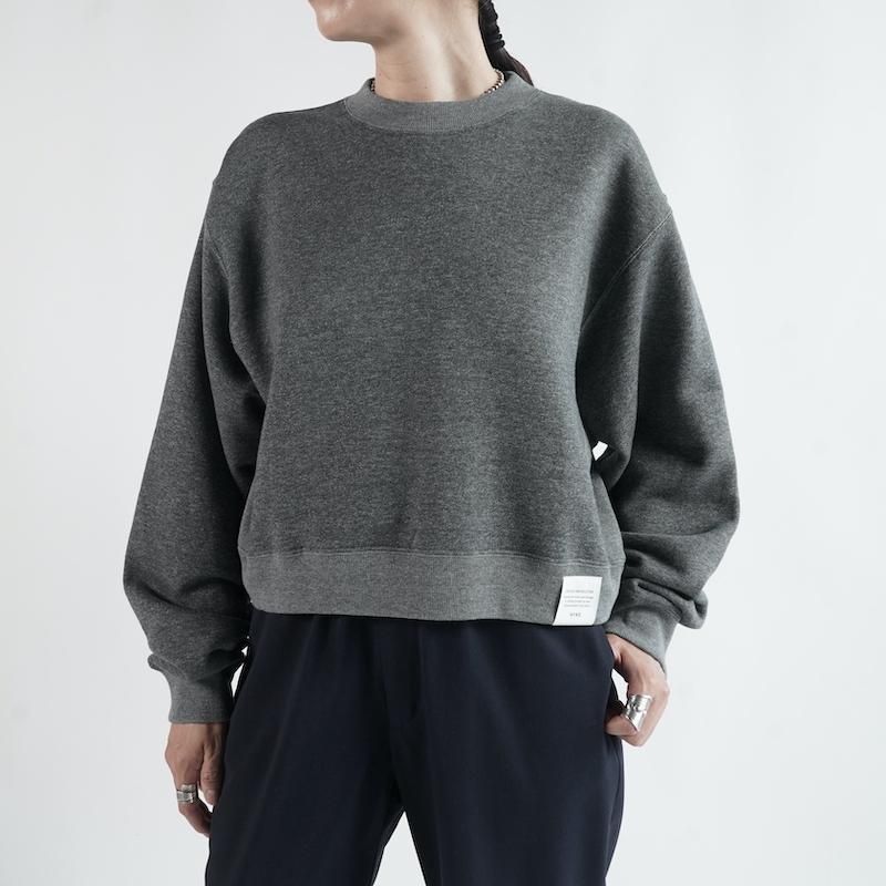 <img class='new_mark_img1' src='https://img.shop-pro.jp/img/new/icons50.gif' style='border:none;display:inline;margin:0px;padding:0px;width:auto;' /> [HYKE] ϥ CROPPED SWEAT SHIRT (CHACOAL)