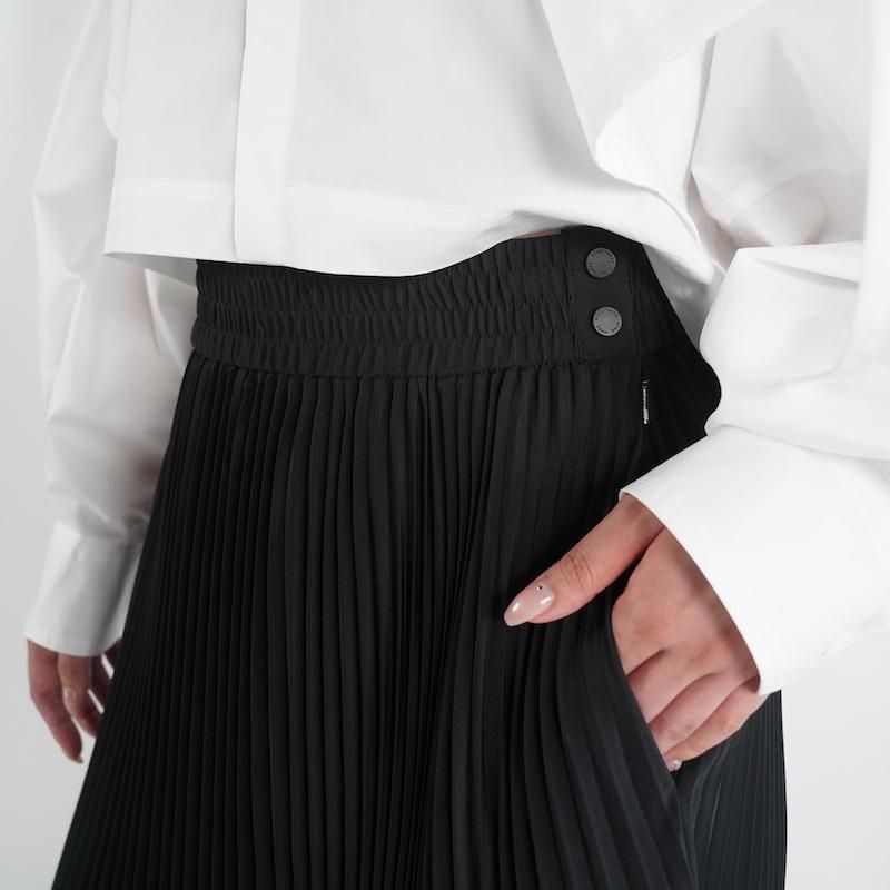 HYKE] ハイク TAFFETA PLEATED SKIRT(BLACK)