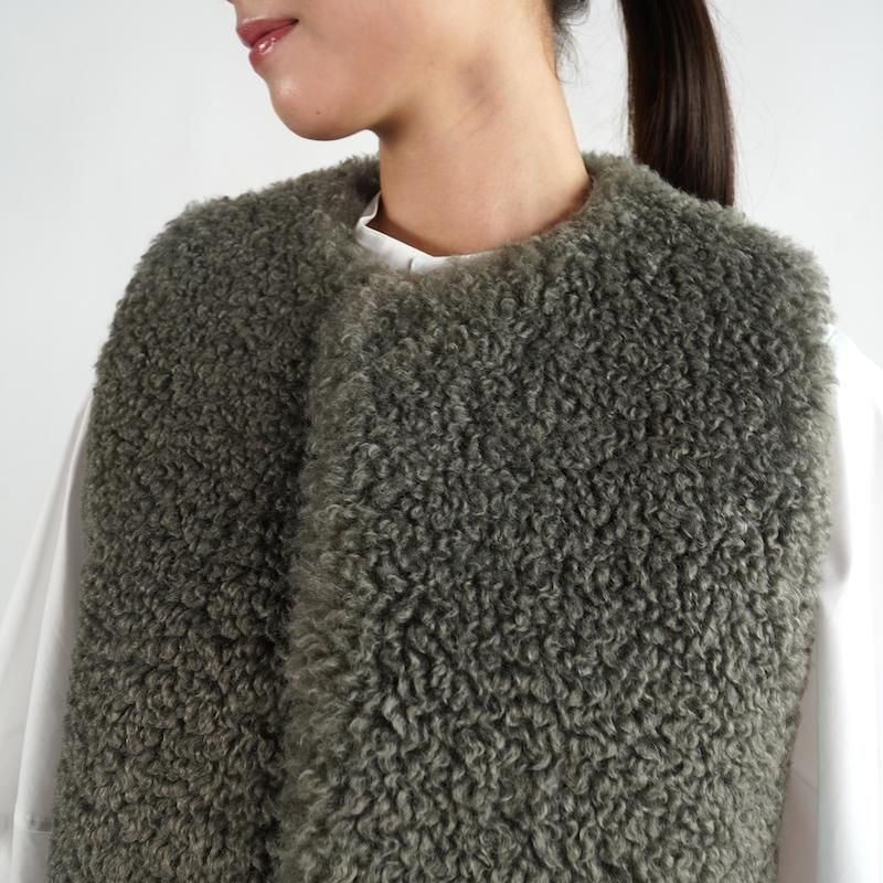 HYKE] ハイク FAUX SHEARLING CROPPED VEST(OLIVE DRAB)
