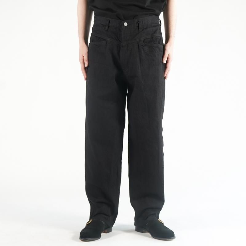 COMOLI] コモリ ブラックデニム テーパードパンツ | INS ONLINE STORE