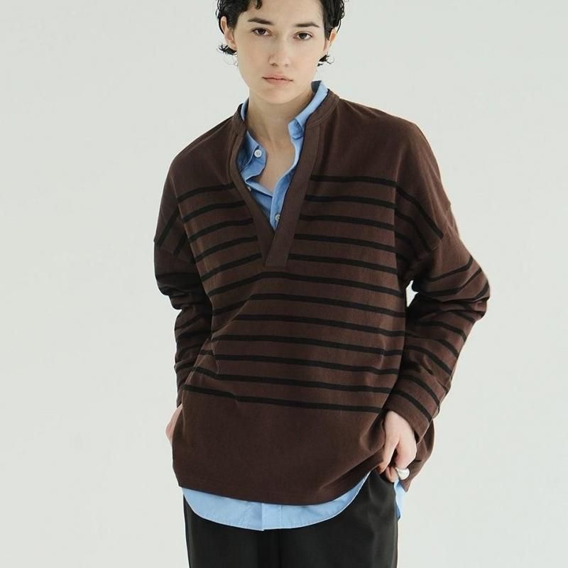 <img class='new_mark_img1' src='https://img.shop-pro.jp/img/new/icons50.gif' style='border:none;display:inline;margin:0px;padding:0px;width:auto;' /> [CLANE]  WIDE HENRY NECK BORDER TOPS(BROWN)