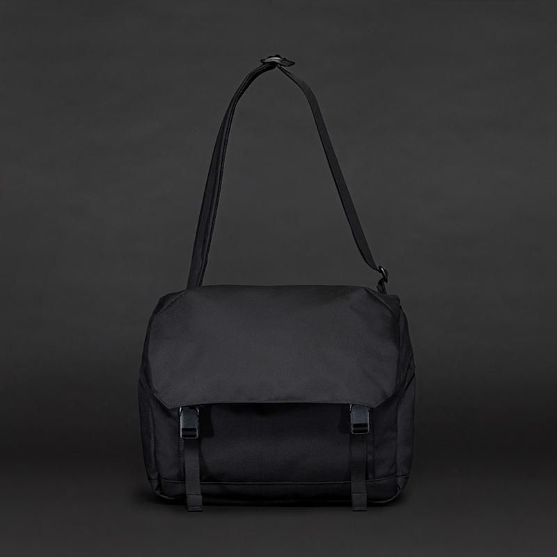 <img class='new_mark_img1' src='https://img.shop-pro.jp/img/new/icons8.gif' style='border:none;display:inline;margin:0px;padding:0px;width:auto;' />[MONOLITH] Υꥹ SHOULDER PRO FLAP M