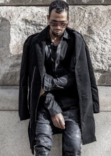 <img class='new_mark_img1' src='https://img.shop-pro.jp/img/new/icons8.gif' style='border:none;display:inline;margin:0px;padding:0px;width:auto;' />Corduroy Zip Chester Coat - Black