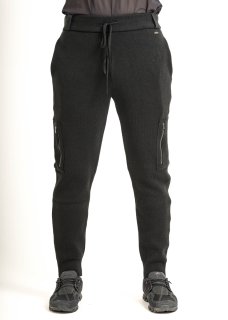 <img class='new_mark_img1' src='https://img.shop-pro.jp/img/new/icons14.gif' style='border:none;display:inline;margin:0px;padding:0px;width:auto;' />Zero Water-repellent Stretch Knit Jogger Trousers - Black