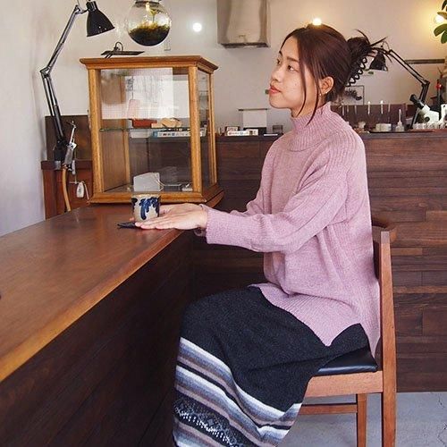 ベビーアルパカ混 首もとゆったりタートルネックセーター