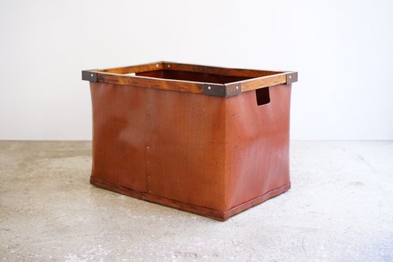 STORAGE BOX