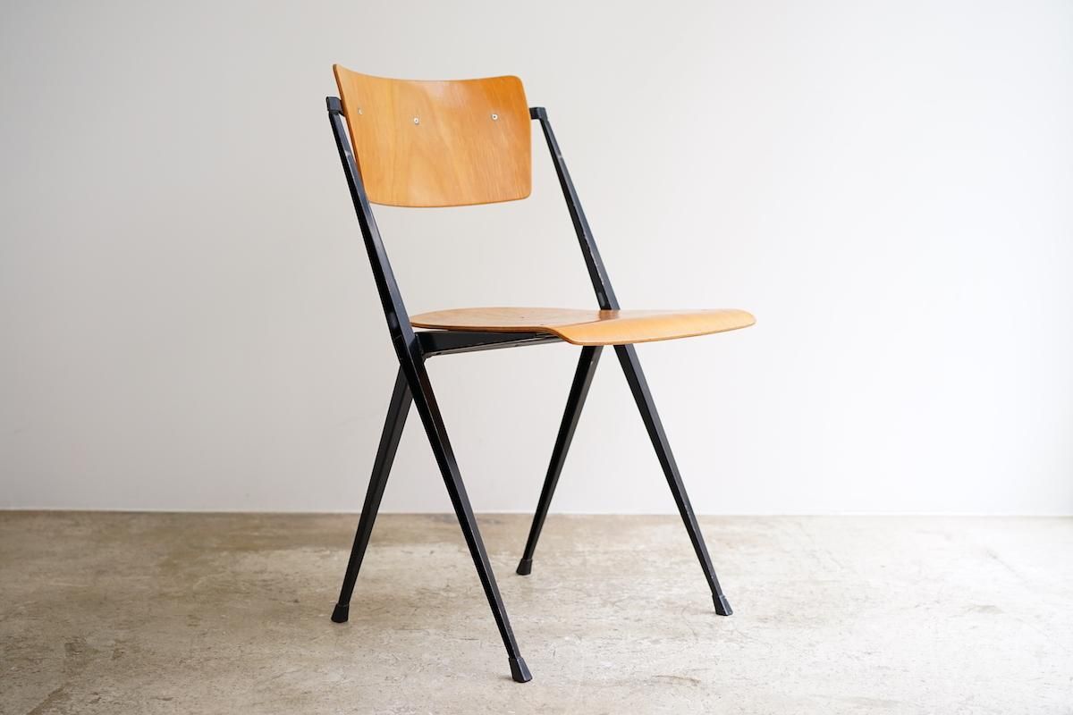 Pyramid Chair（ピラミッドチェアー） Wim Rietveld 