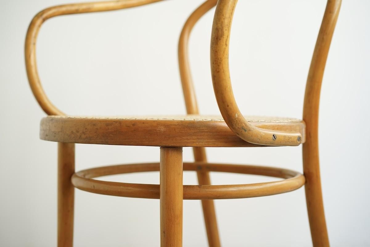 TON 209 アームチェア THONET コルビジェ TON 209 アームチェア THONET コルビジェ - メルカリ