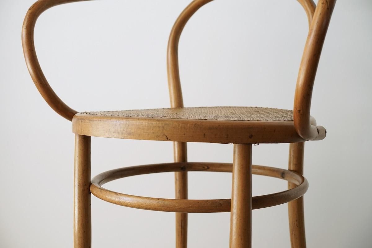 THONET No.209 アームチェア  AIDEC  チェコ製　ヴィンテージ トーネット No.209 アームチェア ｜ D+E MARKET Online