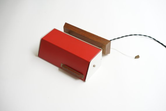 WALL LAMP (RED)