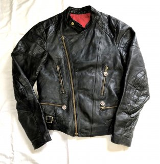<img class='new_mark_img1' src='https://img.shop-pro.jp/img/new/icons14.gif' style='border:none;display:inline;margin:0px;padding:0px;width:auto;' />ECLAR PAD type LEATHER JAKET 34inch