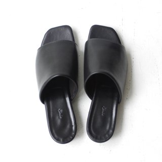 Ense×DELMONACO sandal -black-