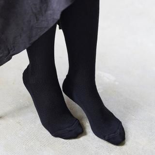 Merino Wool Ribbed Tights<img class='new_mark_img2' src='https://img.shop-pro.jp/img/new/icons64.gif' style='border:none;display:inline;margin:0px;padding:0px;width:auto;' />