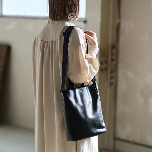 Sling Tote S | ナイロン素材のショルダーバッグ - Ense Online Shop