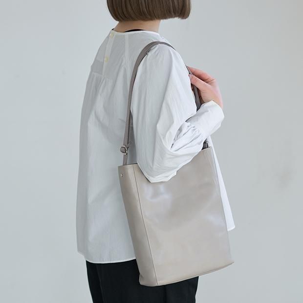Sling Tote S | ナイロン素材のショルダーバッグ - Ense Online Shop