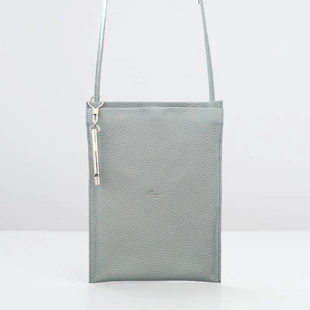 Enseのミニマル縦型サコッシュ | レザーバッグ - Ense Online Shop Enseのミニマル縦型サコッシュ | レザーバッグ - Ense Online Shop