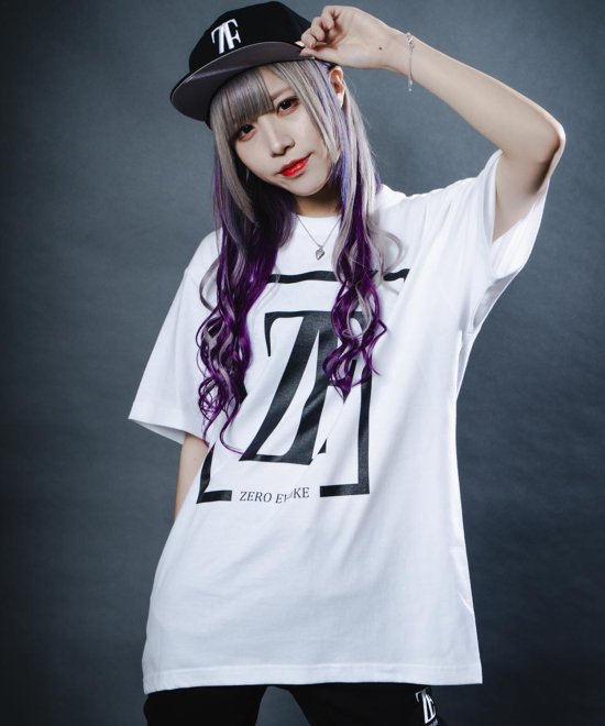Logo First Tee 全10カラー 【ホワイト×WHITE＆BLACK】<img class='new_mark_img2' src='https://img.shop-pro.jp/img/new/icons20.gif' style='border:none;display:inline;margin:0px;padding:0px;width:auto;' />