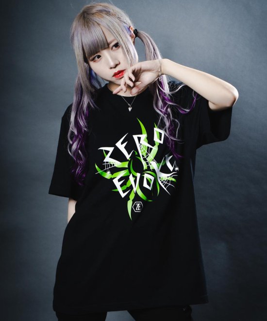 Spider Tee 【BLACK】<img class='new_mark_img2' src='https://img.shop-pro.jp/img/new/icons20.gif' style='border:none;display:inline;margin:0px;padding:0px;width:auto;' />