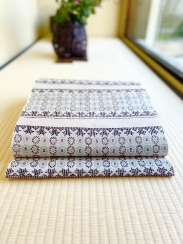 洛風林謹製 白茶地 菊いちご 名古屋帯 - 石原呉服店オンラインショップ