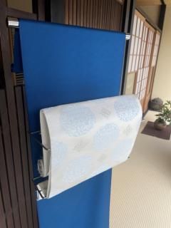 勝山さと子謹製 白よごし地 ロゼット文様 九寸名古屋帯 - 石原