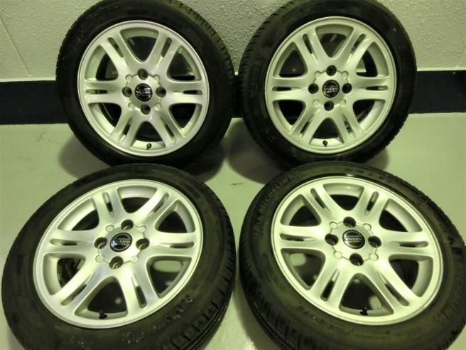 希少！VOLVO V40（4B）純正16インチアルミタイヤ4本SET 中古品