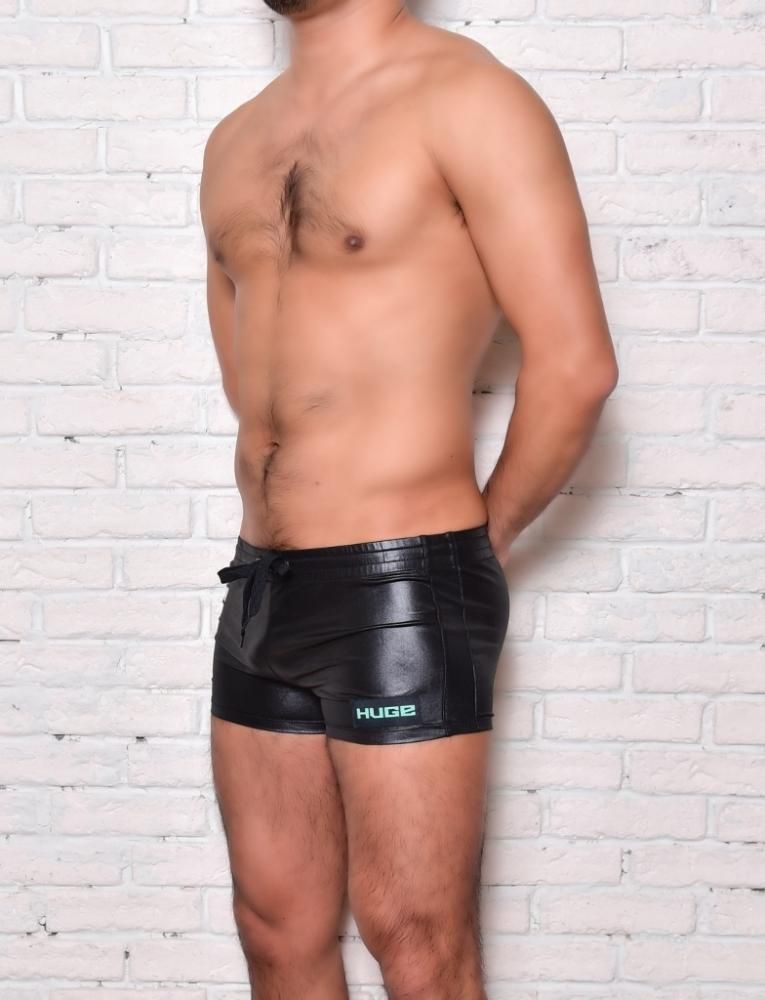 huge LOGO FAKE LEATHER BOXER SHORT PANTS(フェイクレザー ボクサー