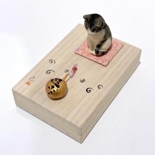 佐山泰弘作 額縁入り 招き猫 佐山泰弘 - 招き猫パワー｜郷土玩具・置物