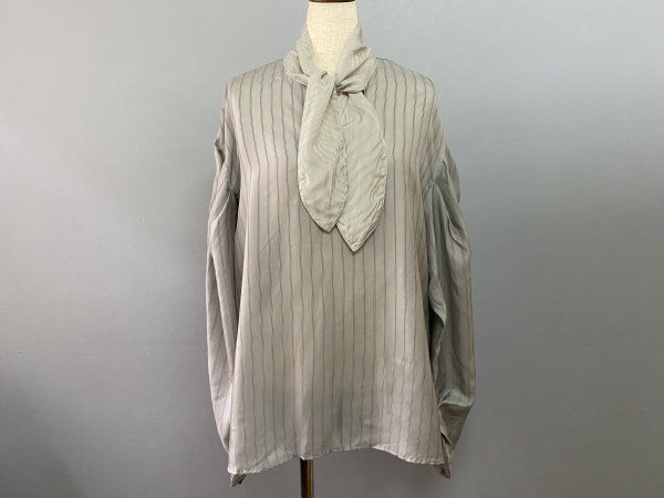 <img class='new_mark_img1' src='https://img.shop-pro.jp/img/new/icons2.gif' style='border:none;display:inline;margin:0px;padding:0px;width:auto;' />〈5knot〉STRIPE MIX BOW BLOUSE
