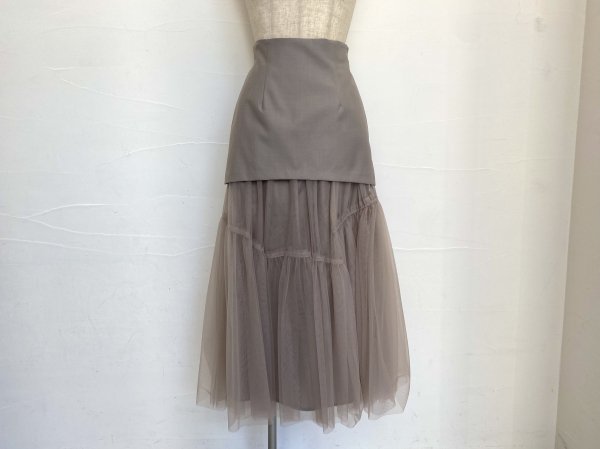 <img class='new_mark_img1' src='https://img.shop-pro.jp/img/new/icons2.gif' style='border:none;display:inline;margin:0px;padding:0px;width:auto;' />ELENDEEKTulle layered flare skirt
