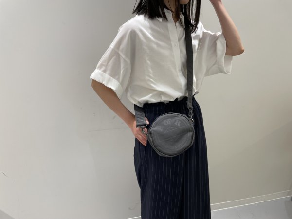 <img class='new_mark_img1' src='https://img.shop-pro.jp/img/new/icons2.gif' style='border:none;display:inline;margin:0px;padding:0px;width:auto;' />beautiful peoplePOTRBP shoulder bag in nylon twill
