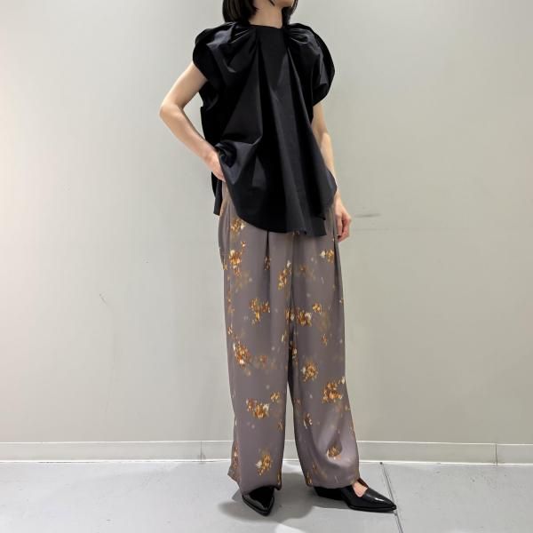 <img class='new_mark_img1' src='https://img.shop-pro.jp/img/new/icons30.gif' style='border:none;display:inline;margin:0px;padding:0px;width:auto;' />RUMCHESun&Moon Ruffle Blouse