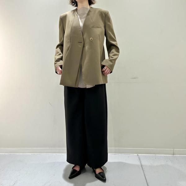 <img class='new_mark_img1' src='https://img.shop-pro.jp/img/new/icons2.gif' style='border:none;display:inline;margin:0px;padding:0px;width:auto;' />〈AKIRA NAKA〉Lindsey jacket