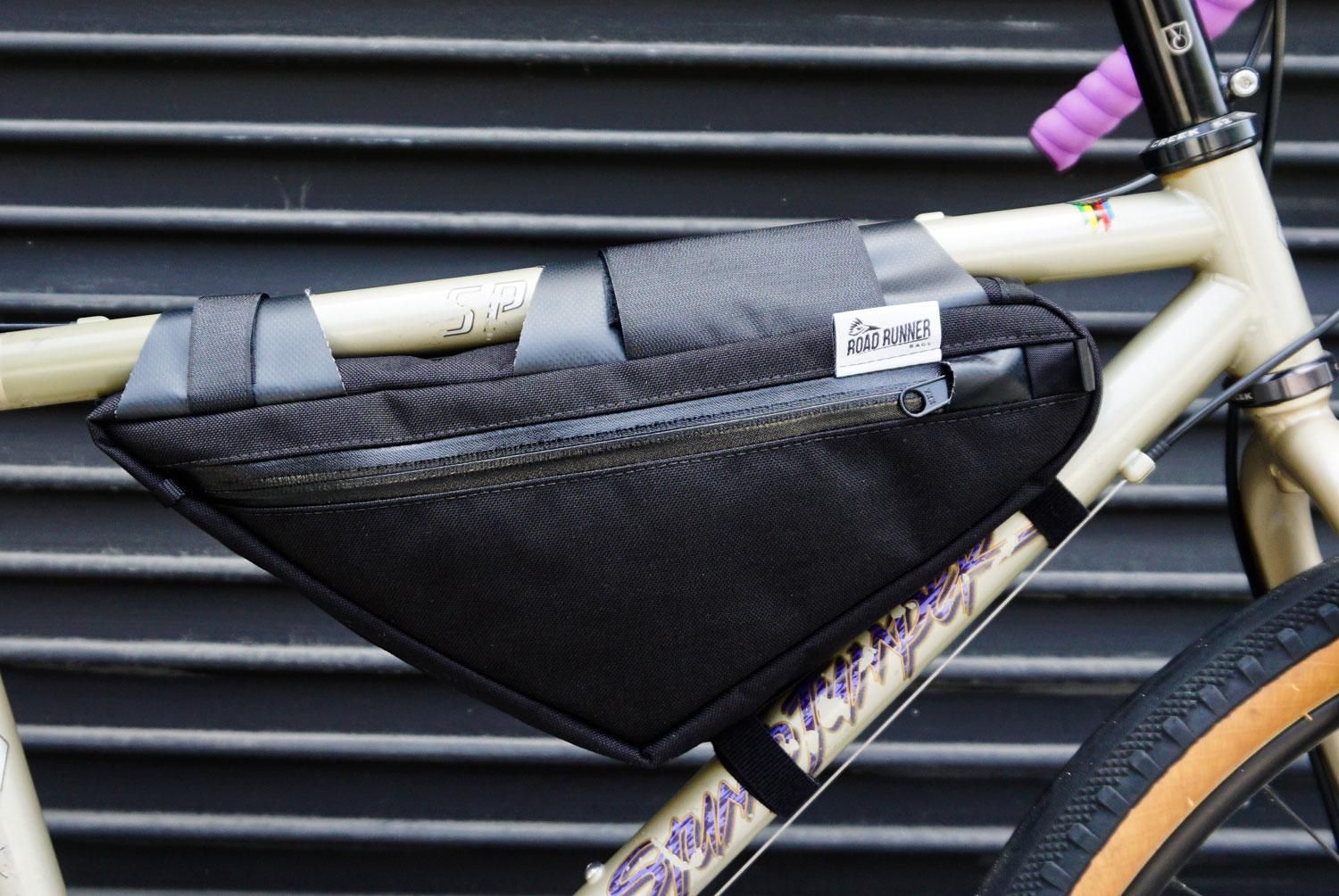 The Wedge Half Frame Bag (ウェッジハーフフレームバッグ