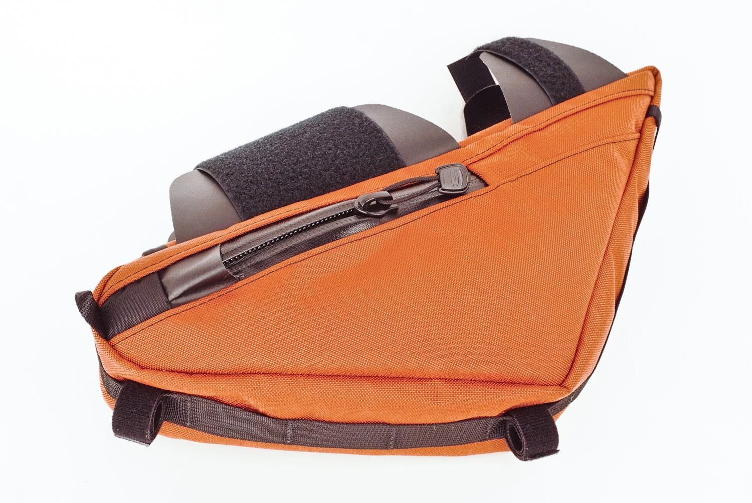 The Wedge Half Frame Bag (ウェッジハーフフレームバッグ The Wedge Half Frame Bag (ウェッジハーフフレームバッグ