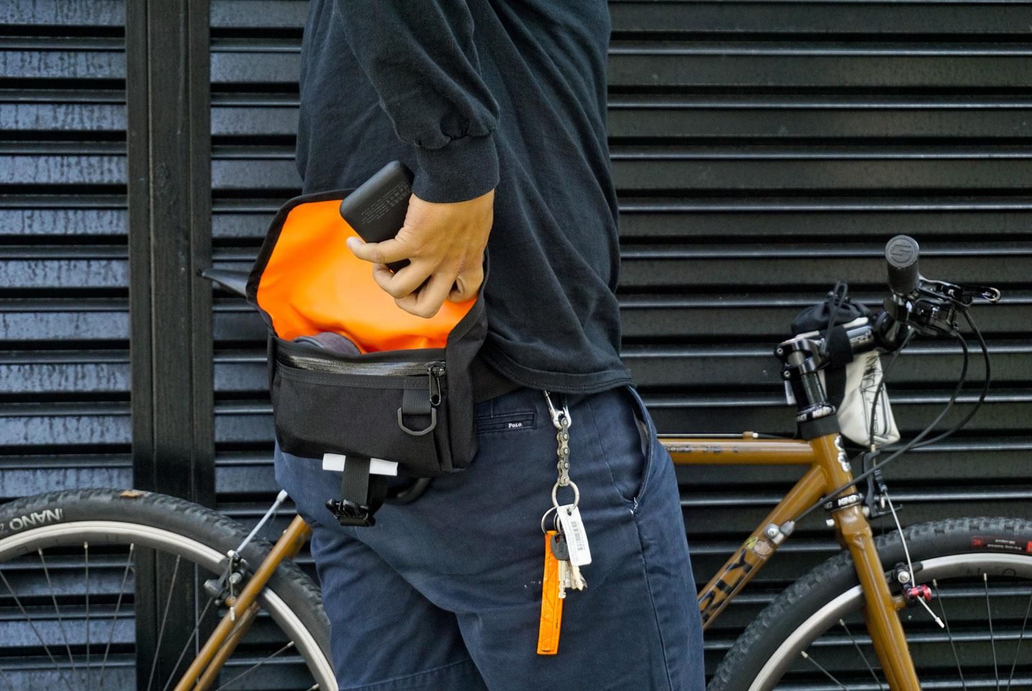 Messenger hip online pouch