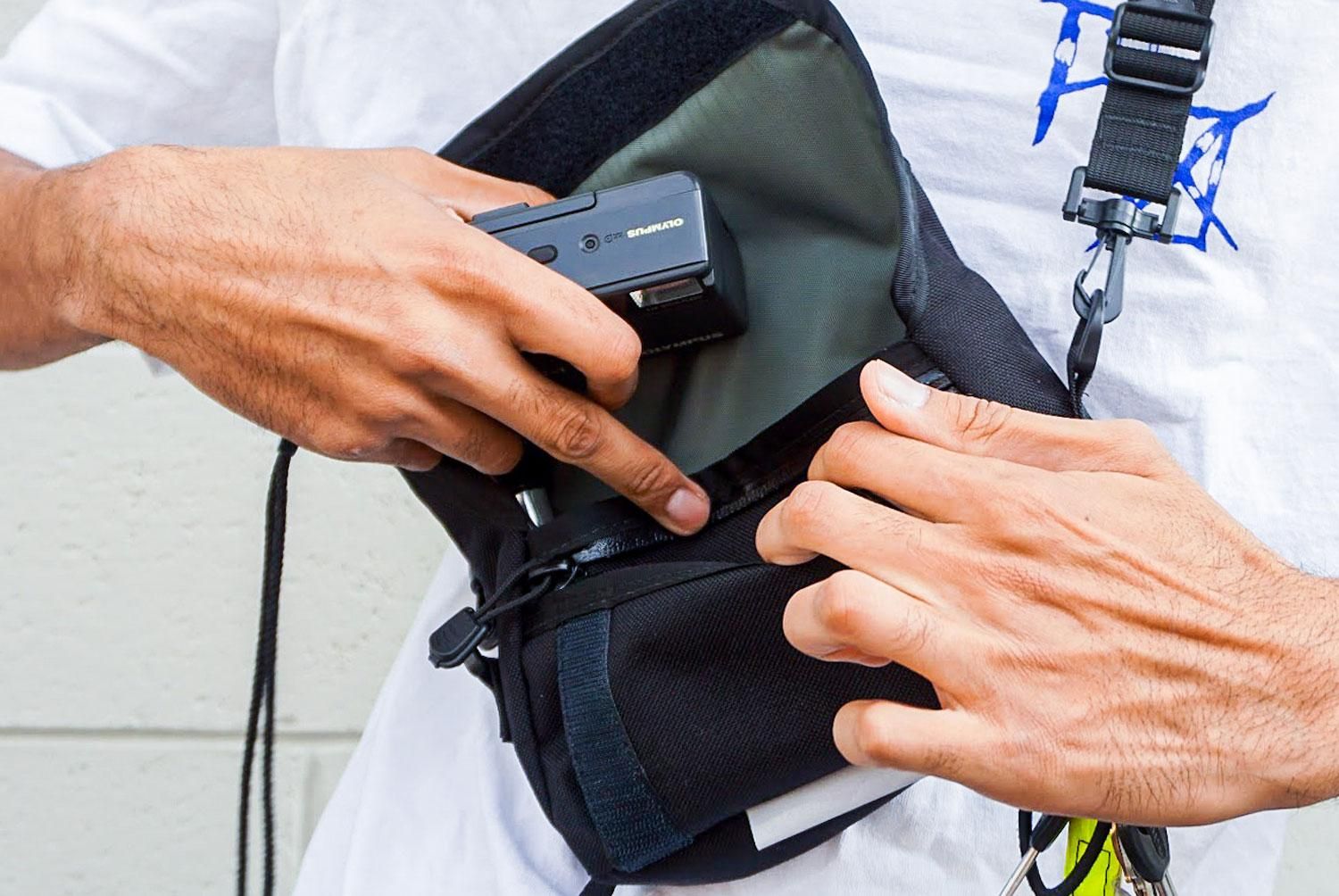 Mini Sling Day Bag (ミニスリングデイバッグ) - ROAD RUNNER Mini Sling Day Bag (ミニスリングデイバッグ) - ROAD RUNNER