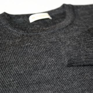 <img class='new_mark_img1' src='https://img.shop-pro.jp/img/new/icons14.gif' style='border:none;display:inline;margin:0px;padding:0px;width:auto;' />レディース ベビーアルパカ ベーシックセーター(クルーネック) チャコールグレー