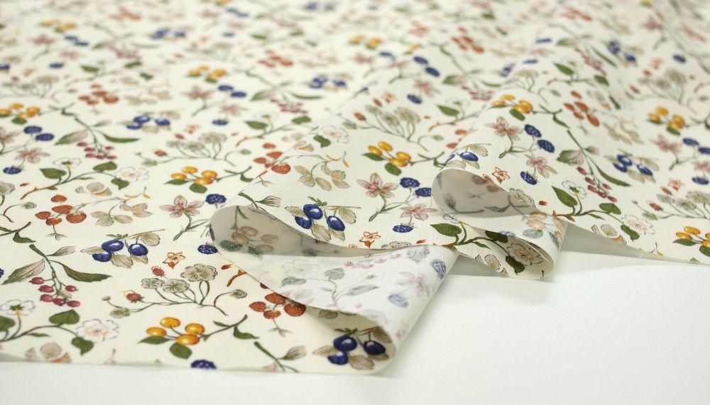 コットン] Berry Garden | コットンスケア | ベリー柄 | イチゴ