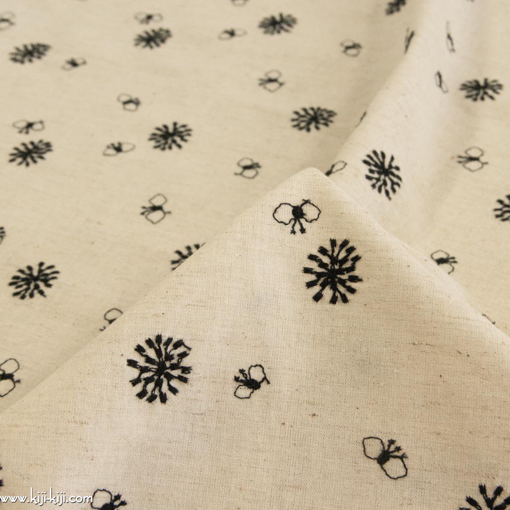 【cotton linen】 【刺繍】北欧の森｜Cotton Linen Embroidery Fabric｜ブラック｜