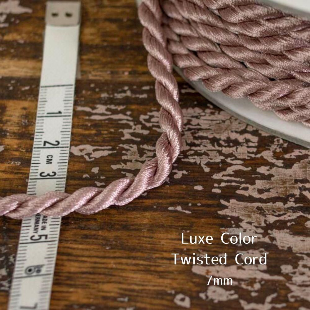 [ ひも/コード ] リュクスカラーツイストコード 7mm｜string/cord｜Luxe Color Twisted  Cord｜オールドローズ｜R005-2 - 【キジキジ】布・生地の通販｜北欧風デザインなどいろいろな生地をお買い得に｜kiji-kiji｜