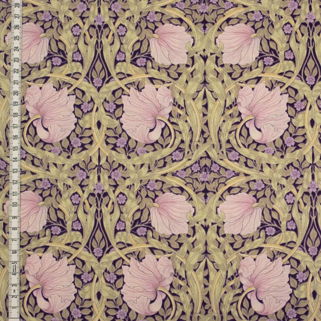 いちご泥棒｜Blue Navy | V&A - 【キジキジ】布・生地の通販｜北欧風