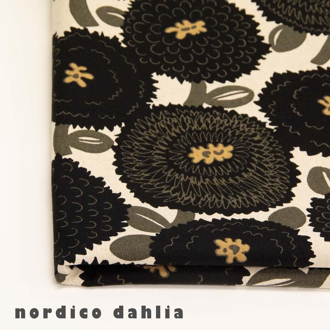 ノルディコダリア|コットンリネンキャンバス|nordico dahlia|25258-4 ナチュラルブラック<img class='new_mark_img2' src='https://img.shop-pro.jp/img/new/icons5.gif' style='border:none;display:inline;margin:0px;padding:0px;width:auto;' />