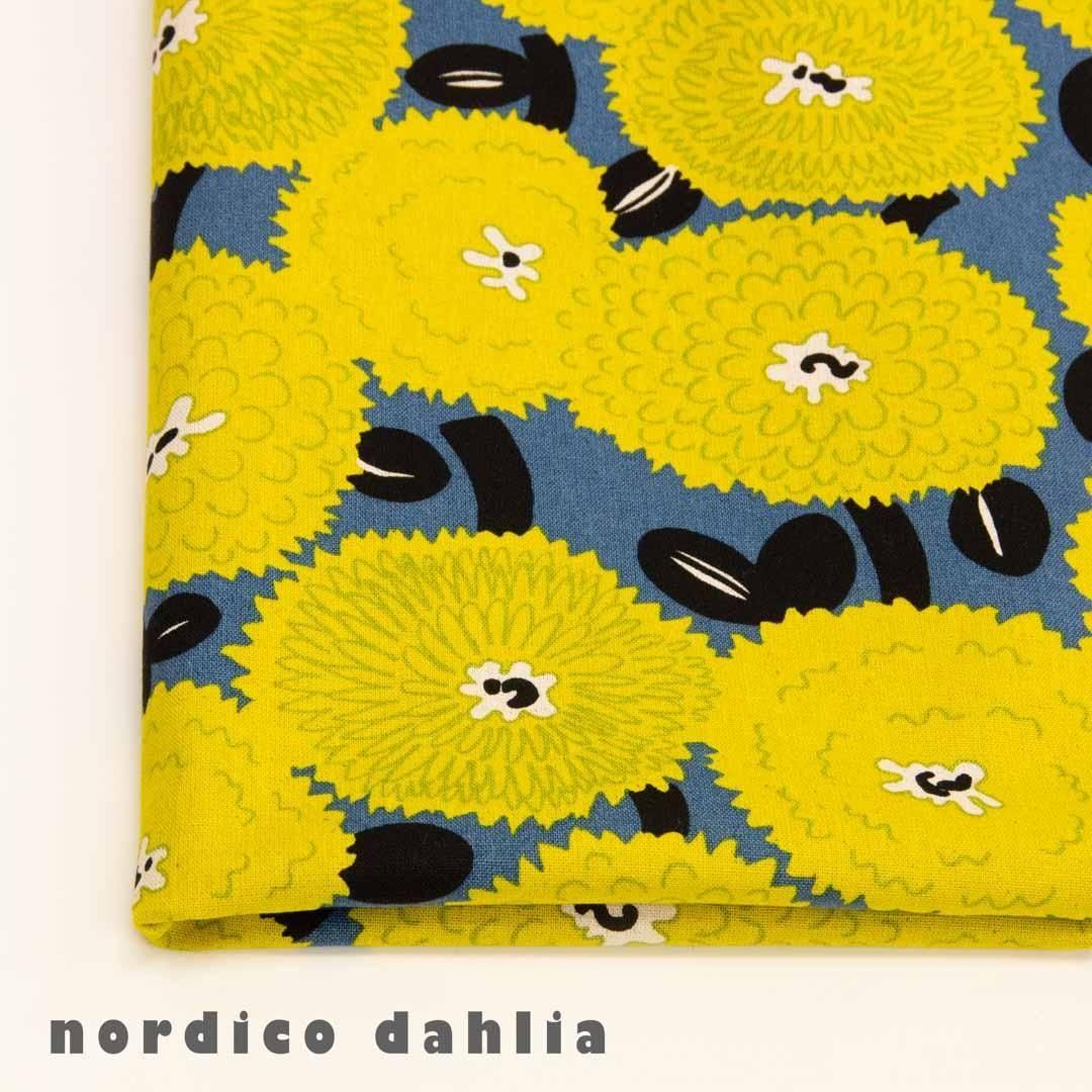 ノルディコダリア|コットンリネンキャンバス|nordico dahlia|25258-6 アッシュブルーイエロー<img class='new_mark_img2' src='https://img.shop-pro.jp/img/new/icons5.gif' style='border:none;display:inline;margin:0px;padding:0px;width:auto;' />